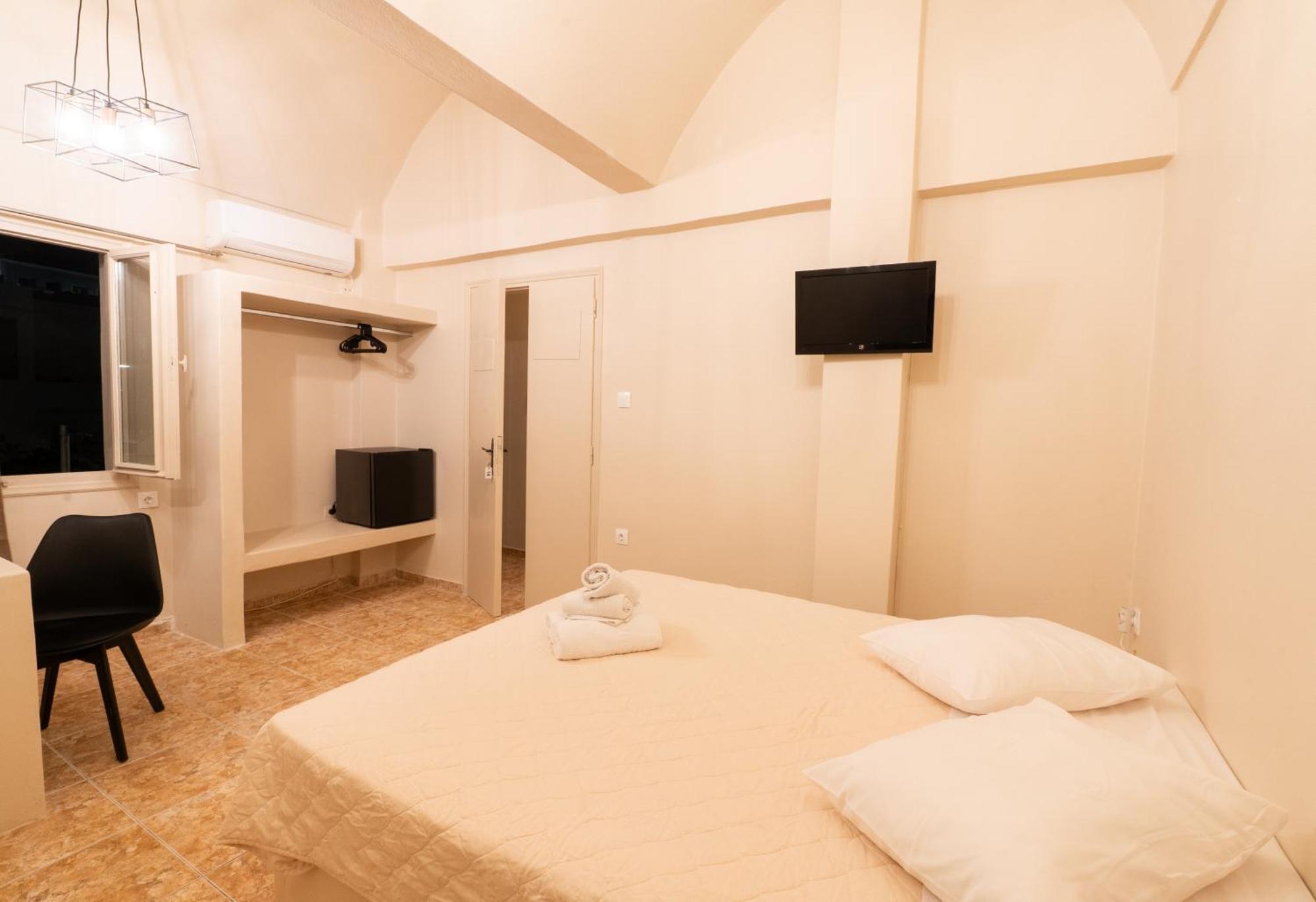 Aparthotel Toula Firá