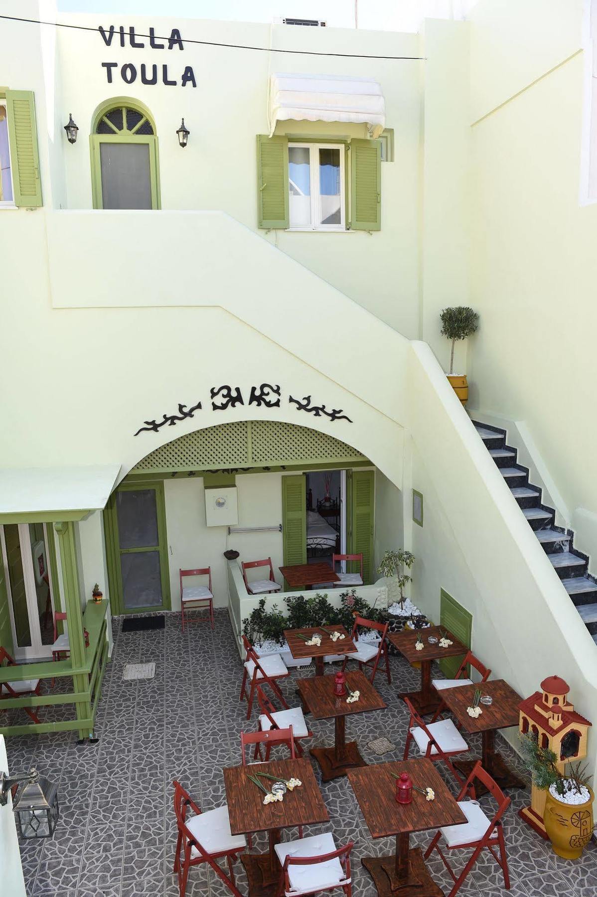 Toula Apartahotel Fira (Santorini)