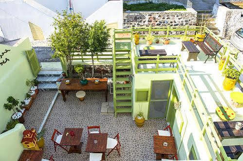 Toula Apartahotel Fira (Santorini)